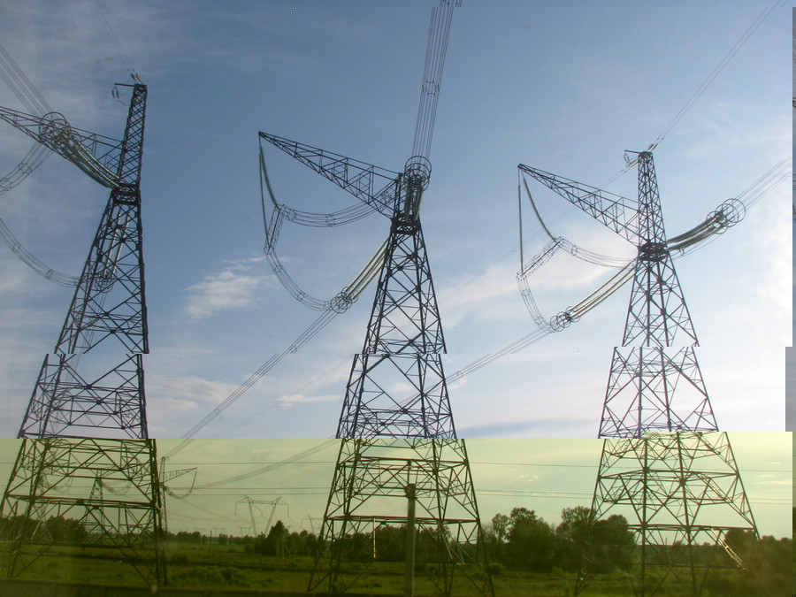 中國電科院特高壓輸電線路組塔施工